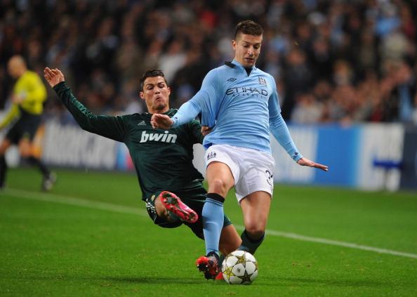 跑位决定进球机会（得分关键在跑位）