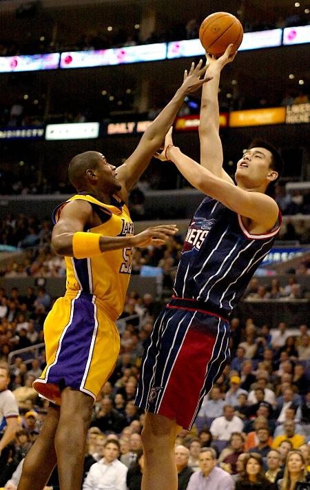 国外疯狂的极限运动，每一个都太刺激了！（全球热血极限运动盘点，每个项目都让人肾上腺素飙升！）