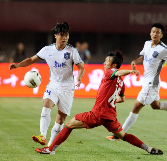 日职联半场：植中朝日、拉唐破门，横滨水手1-1大阪樱花（J1半场：植中朝日与拉唐先后建功，横滨水手暂1-1大阪樱花）