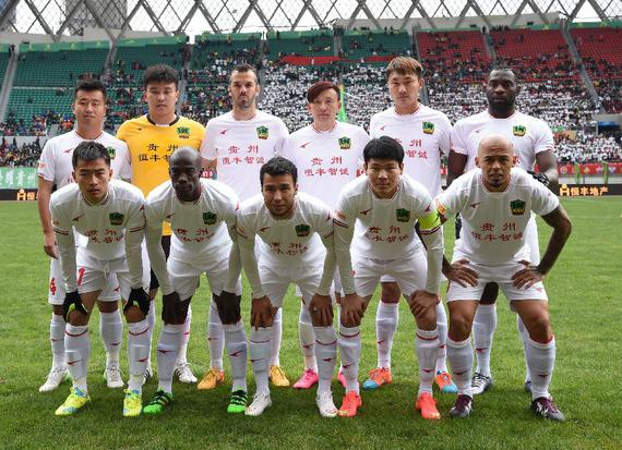 勇士外线三分连续暴走（勇士外线火力爆棚，三分狂飙不止）