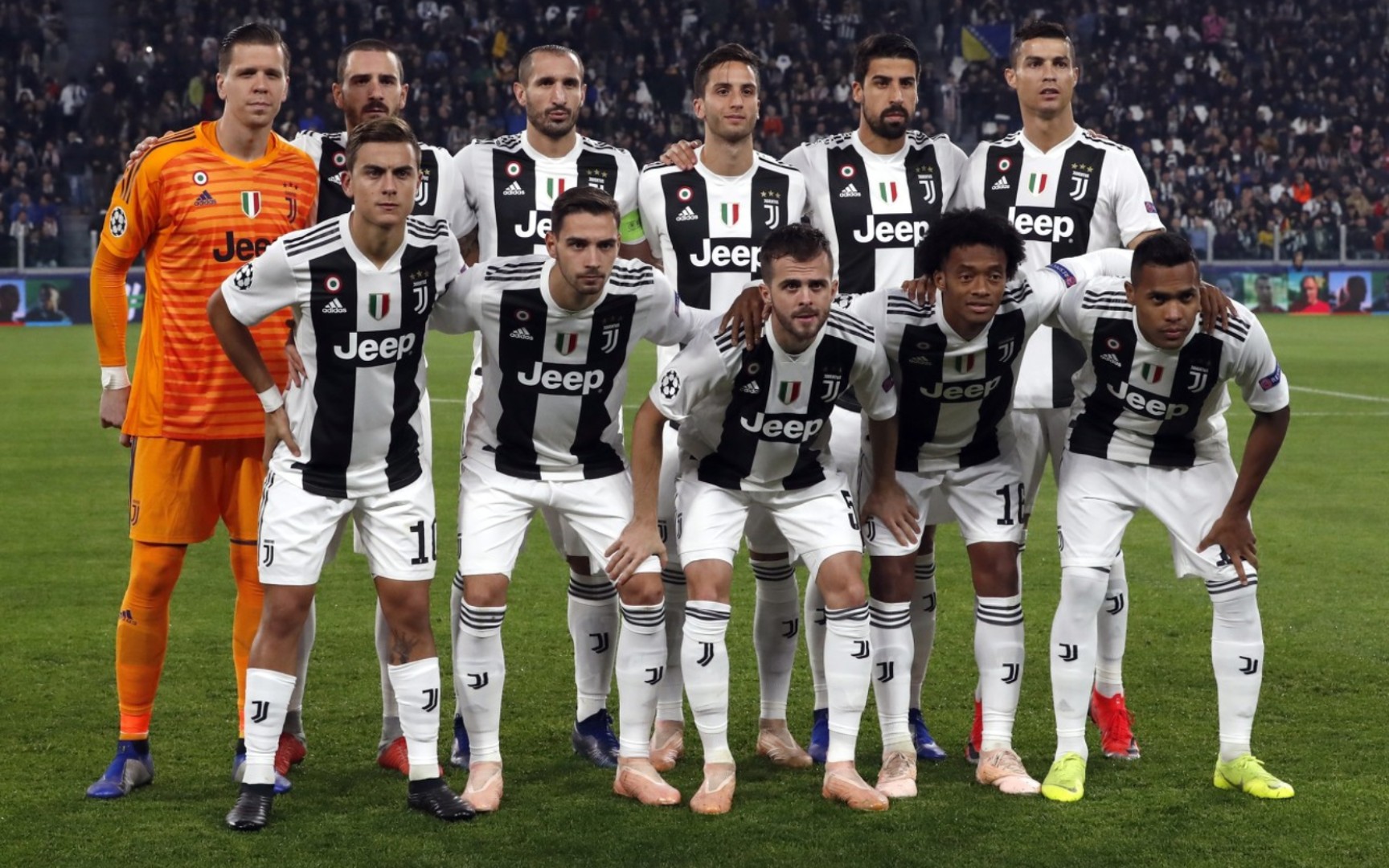 梅西带队夺冠！他是季后赛MVP！他让迈阿密国际从垫底到冠军！（梅西率队封王，荣膺季后赛MVP，助迈阿密国际从榜尾逆袭夺冠）