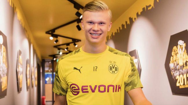 曼联与西汉姆联之战，梅诺再次坐足90分钟冷板凳。（曼联战西汉姆，梅诺再度全场未登场）