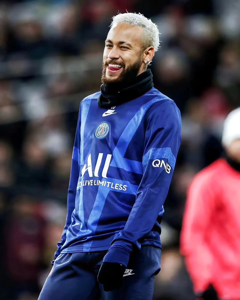 泰伦·卢：我现在是生气多过沮丧，今年的逆境真的很难克服（泰伦·卢：此刻愤怒多于沮丧，这个赛季的逆境确实难以克服）