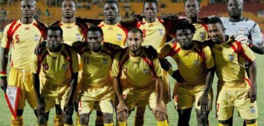 里程碑，海港中场徐新已为中国俱乐部出战200场比赛（徐新达成里程碑：代表中国俱乐部出战满200场）