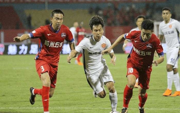 记者：阿贾克斯正接触前狼堡主帅西莫尼斯，视为海廷加继任者（阿贾克斯洽谈前狼堡主帅西莫尼斯，拟接替海廷加）