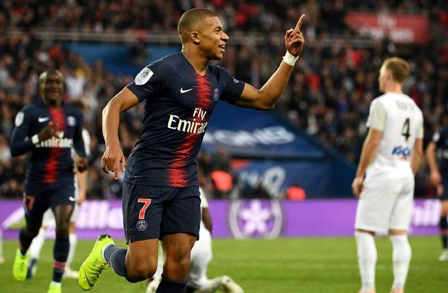 疯狂对轰！康宁汉姆半场18+8+5对飙贝恩21分（火力全开！康宁汉姆半场18+8+5硬刚贝恩21分）